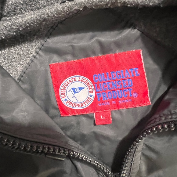 Men's Hawkeye Windbreaker Jacket for University of Iowa - Picture 2 of 3